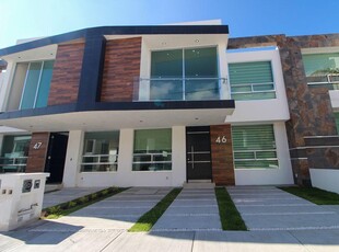 Doomos. CASA VENTA ZAKIA QUERETARO PREMIUM LOS MEJORES ACABADOS DE LA ZONA