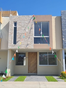Casas Nuevas en coto Tlaquepaque zona Santa Anita $2,954,000