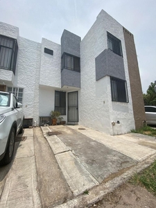 VENTA CASA DENTRO DE COTO, VILLAS DEL IXTEPETE, ZAPOPAN