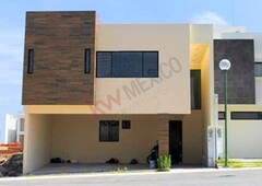 Casa con estudio en Planta Baja en La Vista Residencial $5,980,000.00, San Luis Potosí