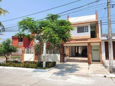 CASA EN VENTA CON 6 RECAMARAS COLONIA PETROLERA BOCA DEL RIO,VERACRUZ