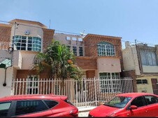 CASA EN VENTA CON LOCAL COMERCIAL EN ESQUINA FRACC. REFORMA VERACRUZ,VER.