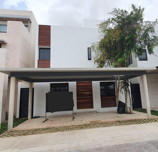 Casa Con Alberca En Venta En Residencial Aqua En Cancún.