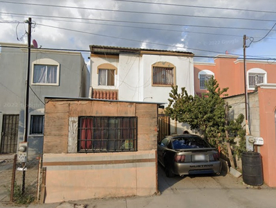 Casa En Remate Bancario En Tecatye, Baja California. (60% Debajo De Su Valor Comercial, Exelente Inversión)