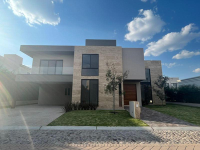 Casa En Venta En El Campanario, Querétaro 4 Hab