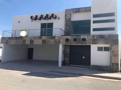 Casa En Venta En Hacienda Del Rosario