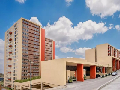 Departamento En Renta En Residencial Lago Esmeralda, City Esmeralda, Atizapán De Zaragoza, México.