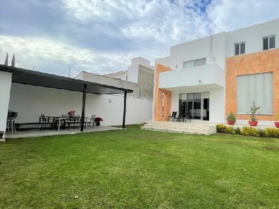 Gran Oportunidad, Esta Casa Baja De Precio Y Es Negociable, Urge! Escuchan Ofertas. Juriquilla