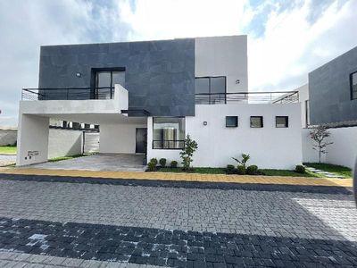 Moderna Casa En Venta En Lázaro Cardenas En Metepec, Estado De México