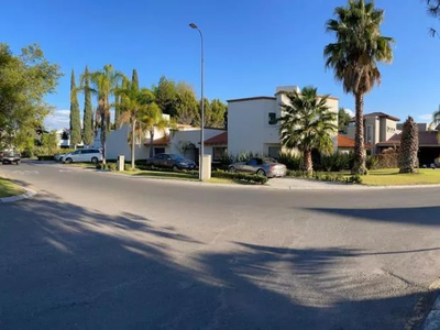 Renta De Casa En El Campanario, Qro 4 Habitaciones