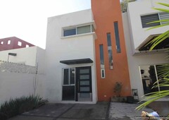 Casa en Cuernavaca en condominio con Alberca CLAVE CC226