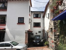 Casa estilo colonial en Venta, excelente ubicación