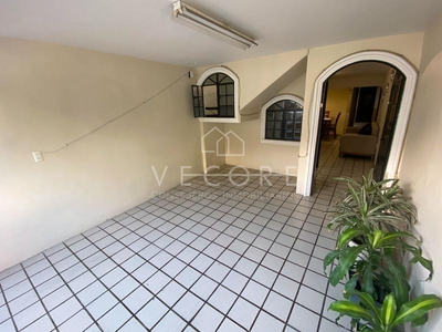 CASA EN VENTA EN LAS AGUILAS, ZAPOPAN