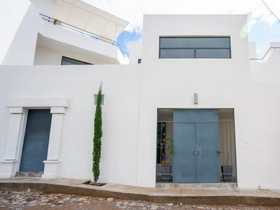 Casas en venta - 100m2 - 2 recámaras - Allende - $235,000 USD