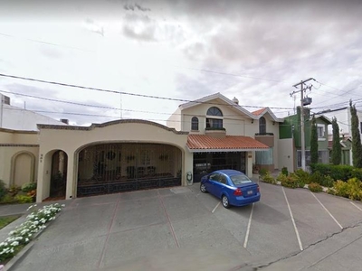 Casas en venta - 300m2 - 4 recámaras - Las Fuentes - $3,234,000