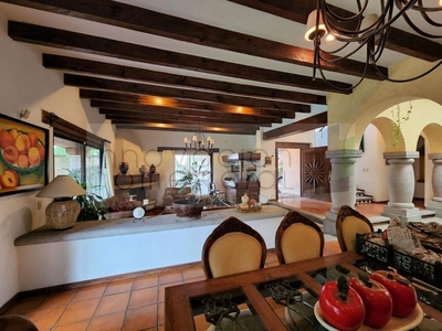 Casas en venta - 582m2 - 4 recámaras - Jurica Pinar - $9,000,000