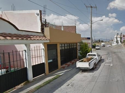 Casas en venta - 90m2 - 3 recámaras - Morelia - $360,000