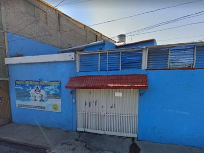 Casa En Venta, 3 Recámaras, Amplia, Zona Segura, Ubicada En Calle 301, El Coyol, Ciudad De México.+ #ev