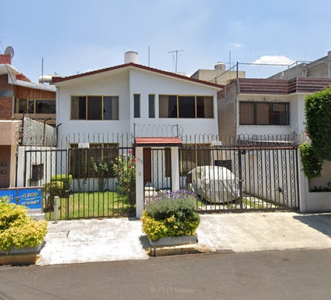 Casa En Venta En Paseos De Taxqueña, Coyoacan, Excelente Remate Bancario