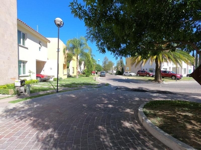 MADEL- CASA EN RENTA EL NORTE DE AGUASCALIENTES, EN CONDOMINIO LA PLAZUELA:)