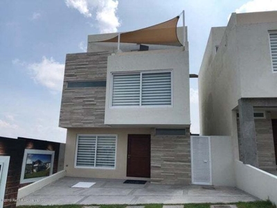 EN VENTA CASA 4 RECÁMARAS AMENIDADES ROOF GARDEN VIGILANCIA NR-23-3906