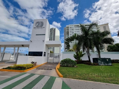 En venta hermoso departamento con 4 recamaras en residencial Sky, Cancun C3202