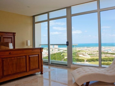 Penthouse en Venta y Renta con 4 Recamaras Vista al Mar Puerto Cancun