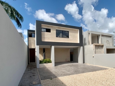 Residencia De 4 Recámaras + Sala De Tv En Cholul, Mérida Nor