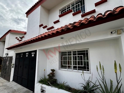 Casa en renta en Fracc. SANTA CLARA con habitación en planta baja