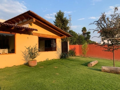 Casa en renta Acatitlán, Valle De Bravo; Méx., Valle De Bravo, Estado De México, México