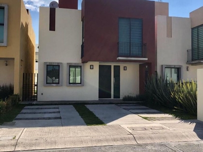 Casa en renta Bosques Residencial, Avenida Altamirano Mz 001, Colonia Bosques, San Luis Mextepec, Estado De México, México