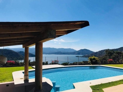 Casa en renta Calle Villagrán, Valle De Bravo Centro, Valle De Bravo, México, 51200, Mex