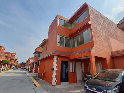 Casa en renta Real Del Bosque, Tultitlán De Mariano Escobedo, Tultitlán, Edo. De México