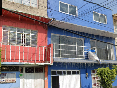 Casa en venta Calle Escalerillas, Metropolitana 2da Sección, Ciudad Nezahualcóyotl, Estado De México, México