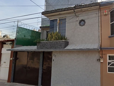 Casa en venta Calle Tilos 202-246, Fraccionamiento Villa De Las Flores, Coacalco De Berriozábal, México, 55710, Mex