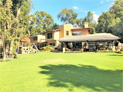 Casa en venta Calle Vega Del Valle 262-293, Avándaro, Valle De Bravo, México, 51200, Mex