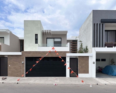 Casa En Venta Lomas De La Rioja.