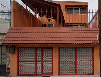 Casa En Gustavo A. Madero En Remate Bancario Cerca De Parque María Teresa
