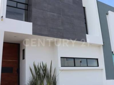 CASA EN VENTA EN FRACCIONAMIENTO VALLE DEL SOL II