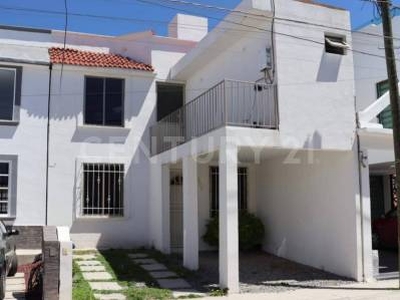 CASA EN VENTA EN PRIVADA SANTA TERESA, PACHUCA