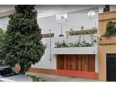 Casa En Venta Ubicada En Vicente Guerrero, Del Carmen, Coyoacán, Remate Bancario Remodelada