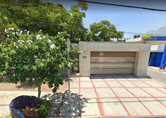 casa en venta con uso de suelo comercial en san pedro