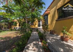 3 cuartos, 1427 m terreno en venta , col. menchaca querétaro.