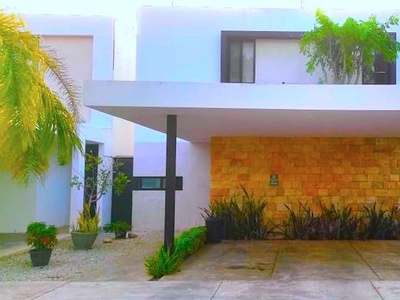 bella casa amueblada en renta privada temozon 3 habitaciones piscina merida yucatan