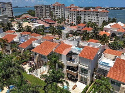 Departamento en Renta en Cancun en Residencial Isla Dorada con 3 Recamaras