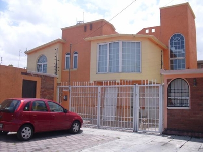 Se Vende bonita casa en Fracc. Arboledas II , Toluca