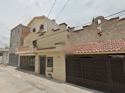 Casa En Remate Bancario En Muños Lerdo, Los Paraisos, Leon, Guanajuato. (65% Debajo De Su Valor Comercial, Solo Recursos Propios, Unica Oportunidad) -ijmo2