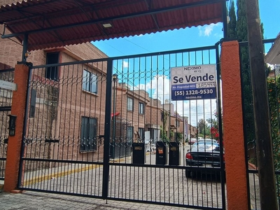 Casa en venta Calle Jacaranda 1529, Unidad Hab Arbolada Ixtapaluca, Ixtapaluca, México, 56530, Mex