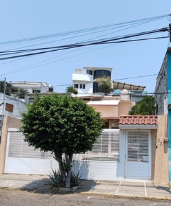 Doomos. Casa en venta con recámaras en planta baja en Revolución Boca del Río