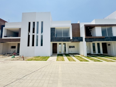 Doomos. Casa en venta en San Pedro Cholula Puebla con jardin de 40 m